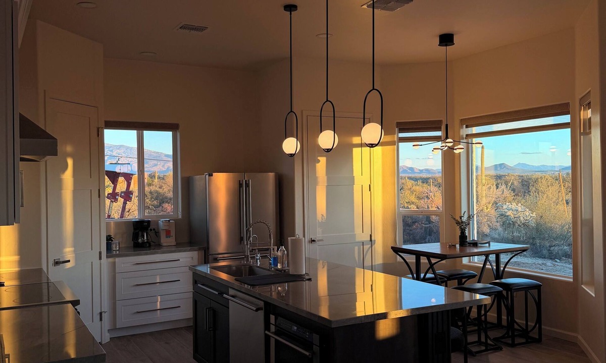 Tucson House | New Private Desert Escape, Mtn Views with AC in sunny Tucson