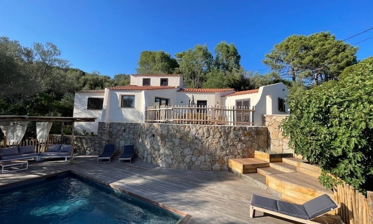 Lecci Villa | NEW: Villa Amandier, ideal location. heated swimming pool