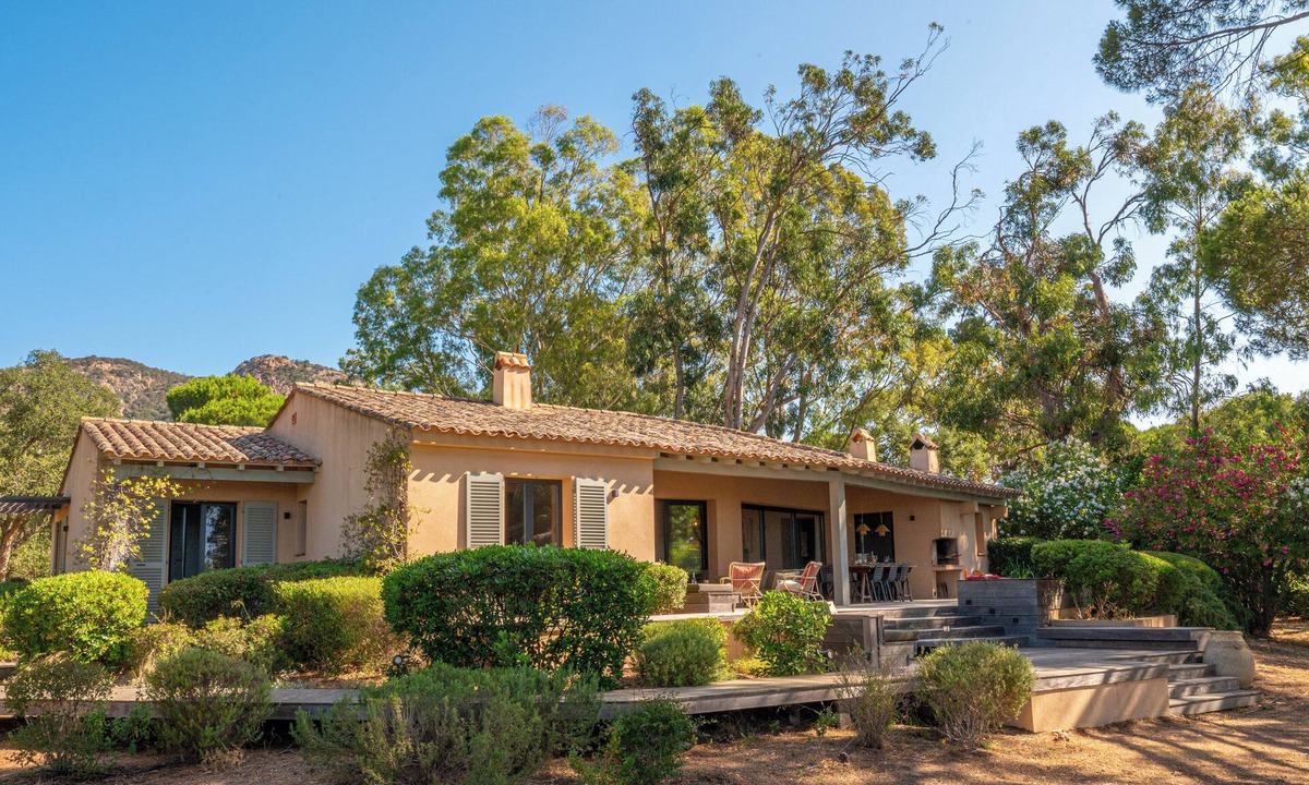 Hameau de Palombaggia Villa | NEW VILLA for 12 people feet in the water on the beach of Palombaggia