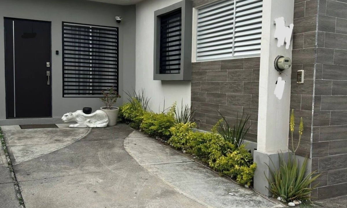 Emerald Coast House | Nice furnished house near church, shopping centers and beaches