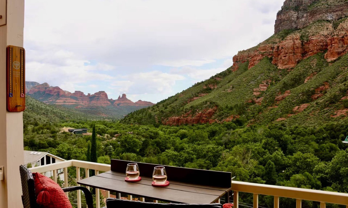 Sedona House | Oak Creek Overlook: Views, Game Room, Gym
