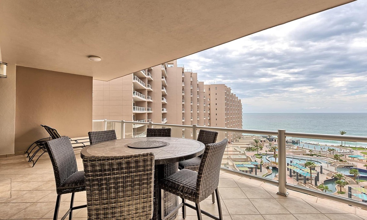 Puerto Penasco Resort | Ocean View 2BR Sleeps 6! Master w/2 Queen Beds. Prime Las Palomas Lobby Access.