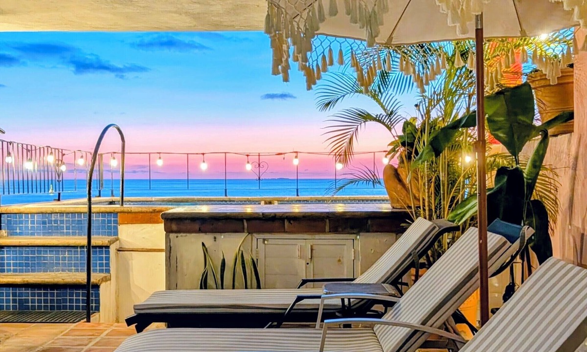 Colonia 5 de Diciembre Apartment | Ocean View Studio-Steps to Beach & Malecón/Boardwalk-Best Sunsets