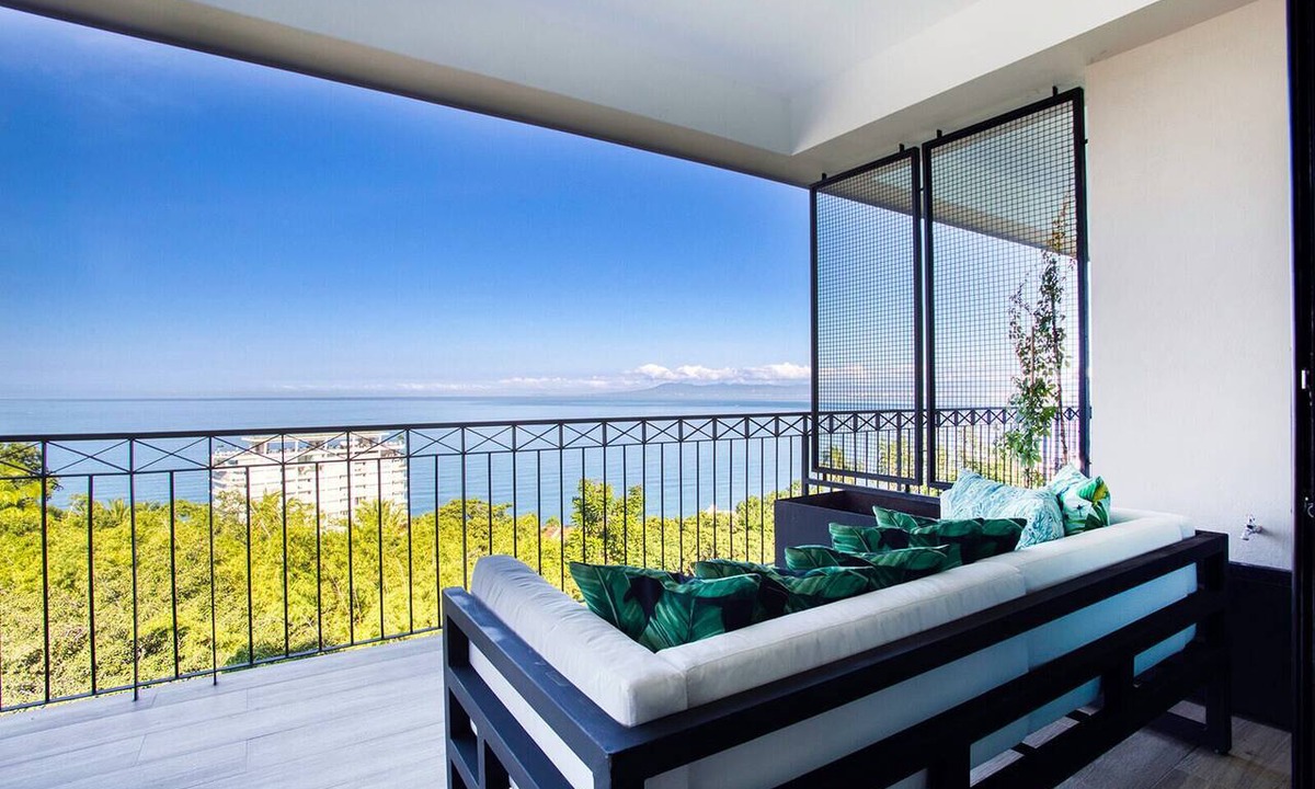 South Shore Hotel Area Condo | Ocean-view terrace, Pool & BBQ, Conchas Chinas