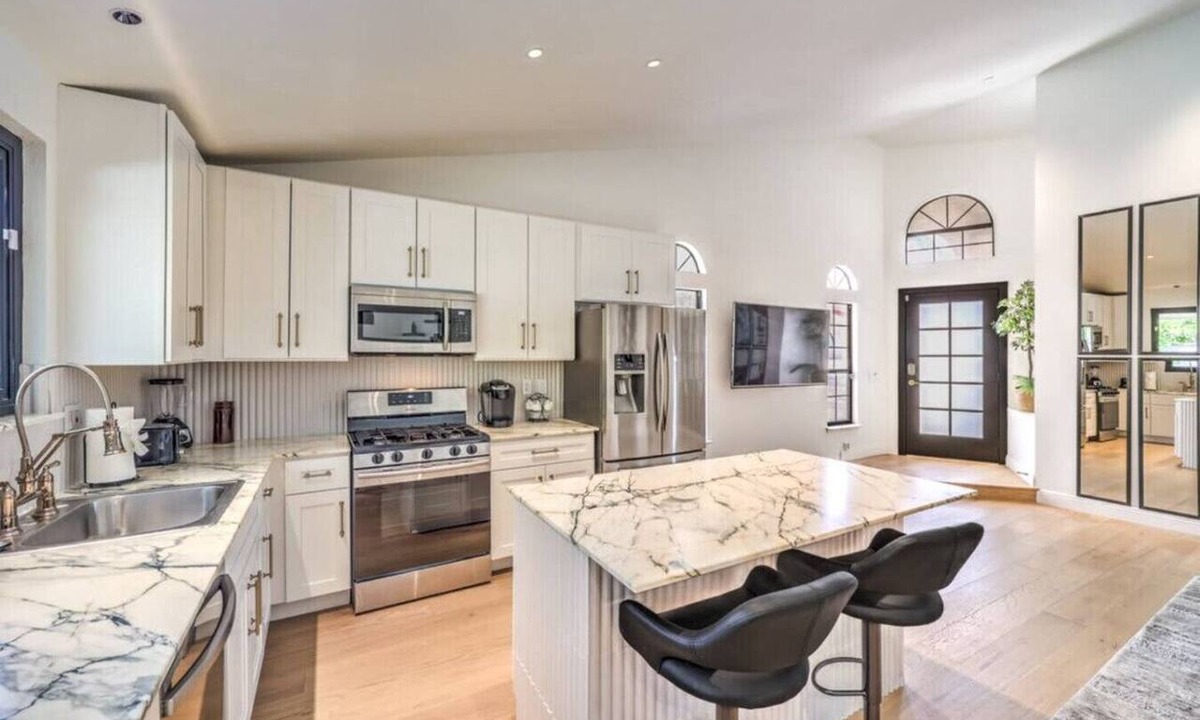 Green Valley North Apartment | Old Mill | Chic Modern Bungalow in Green Valley!