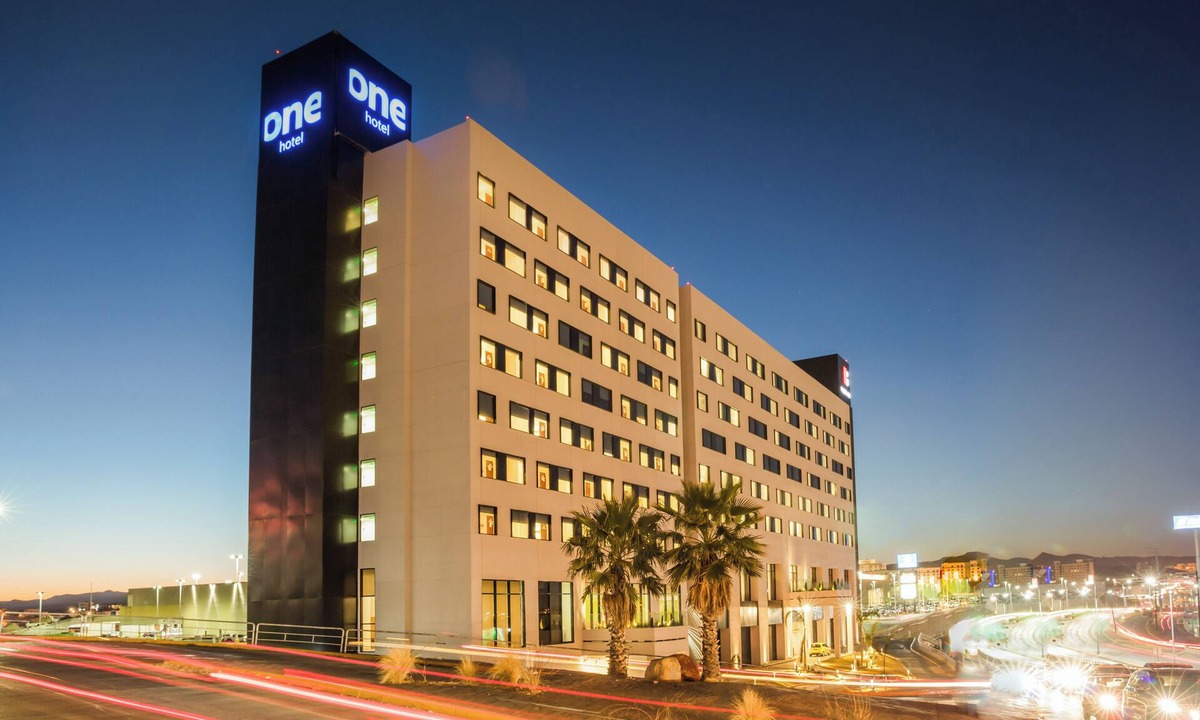 Chihuahua Hotel | One Chihuahua Fashion Mall