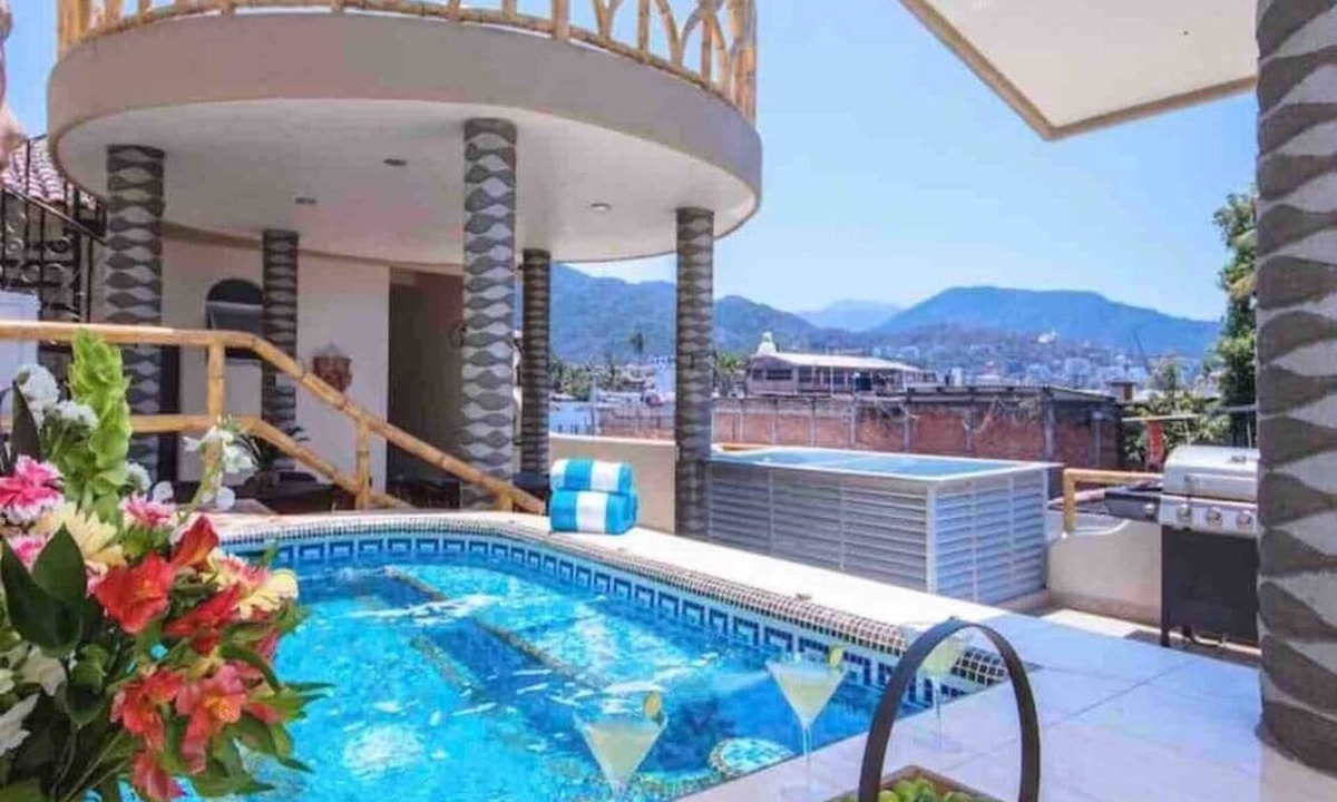Olimpica Villa | Outstanding Value - ALL Suites -Walk to Beach