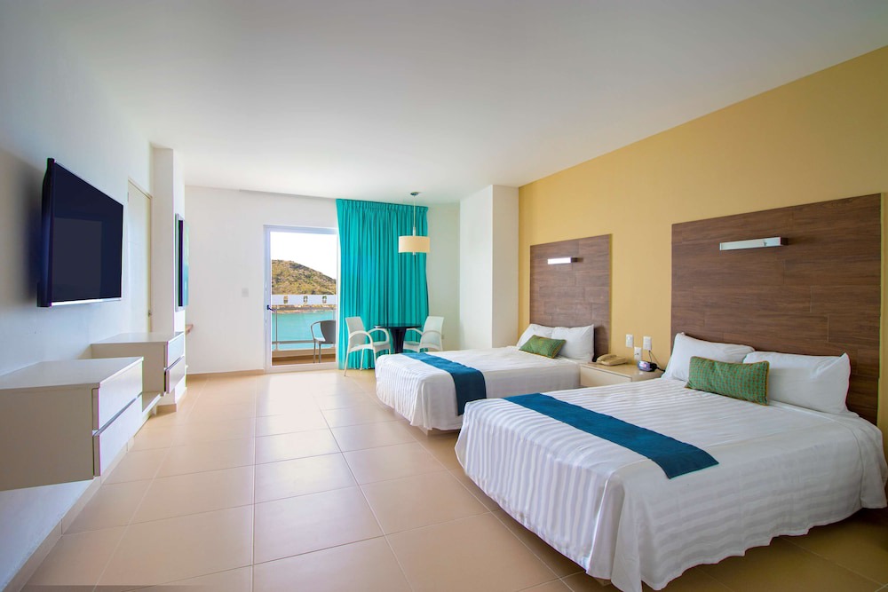 Zona Dorada Hotel | Pacific Palace Beach Tower Hotel