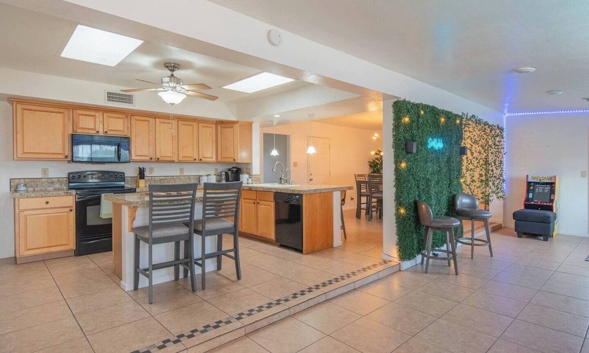 Trail West House | Palm Oasis-Pool, 5 min to Entertainment District
