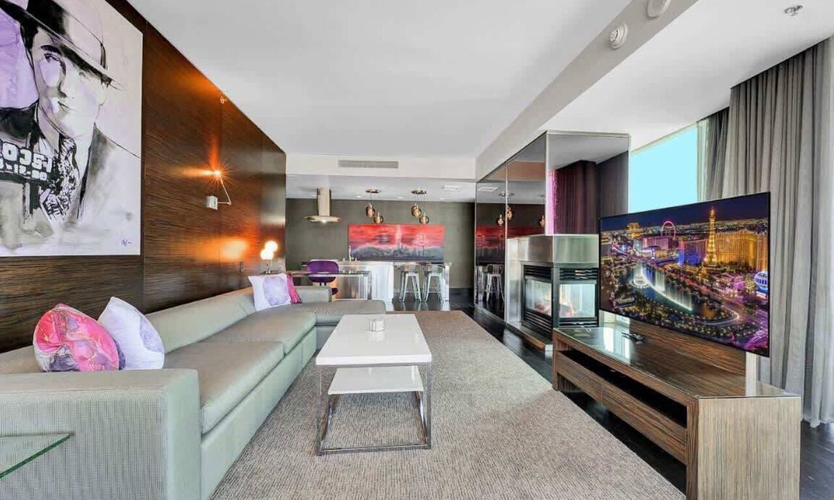Las Vegas Apartment | Palms place residence deluxe condo with Pool & Gym