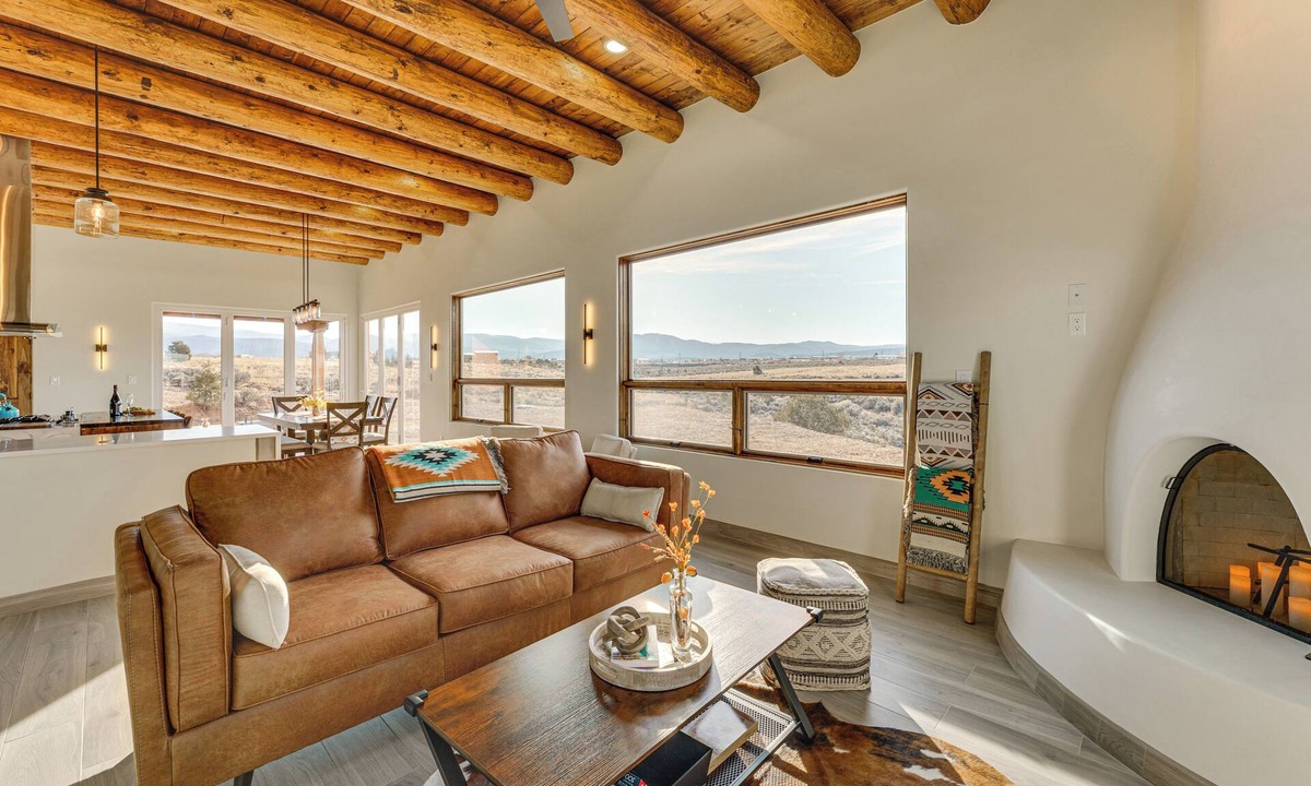 Taos House | Panoramic Mtn Views! Serene Gem in Ranchos De Taos
