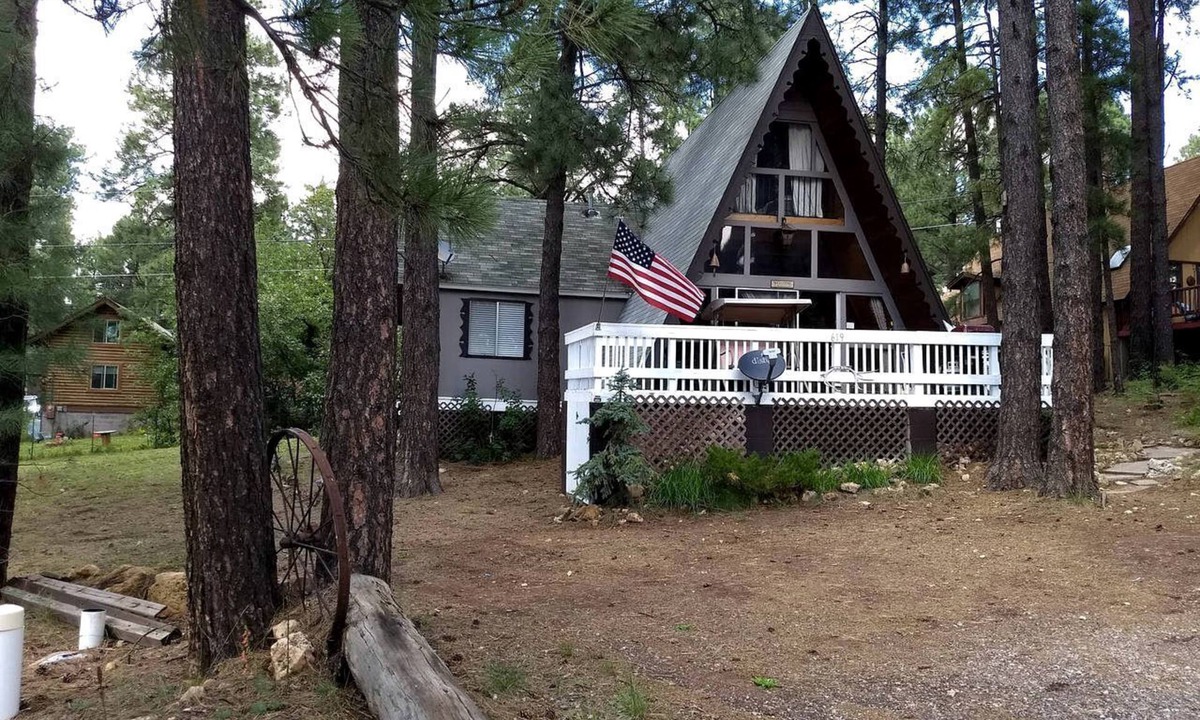 Mountainaire Cabin | Peaceful Mountain Cottage near Humphrey's Peak in Flagstaff, Arizona