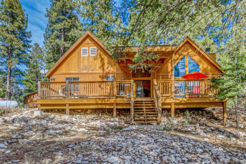 Cloudcroft House | Peaceful & Private Cloudcroft Cabin with Deck!