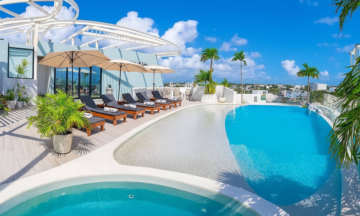 Luis Donaldo Colosio Apartment | Penthouse, centrally located close to the beach and 5th Av, roof with pool