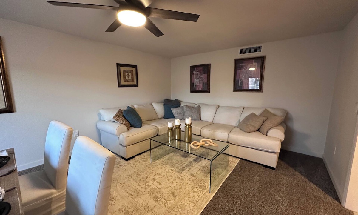 Sun City House | Perfect 3-bedroom Town-home in beautiful Sun City - 55+ Age Required