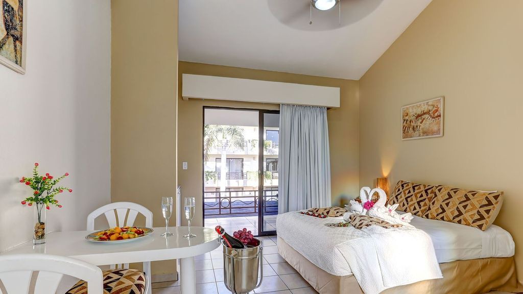Downtown Cabo San Lucas Apartment | Perfect Familiar Studio with fully equipped kitchenette #3 - near to The Medano Beach, Pool & Wifi