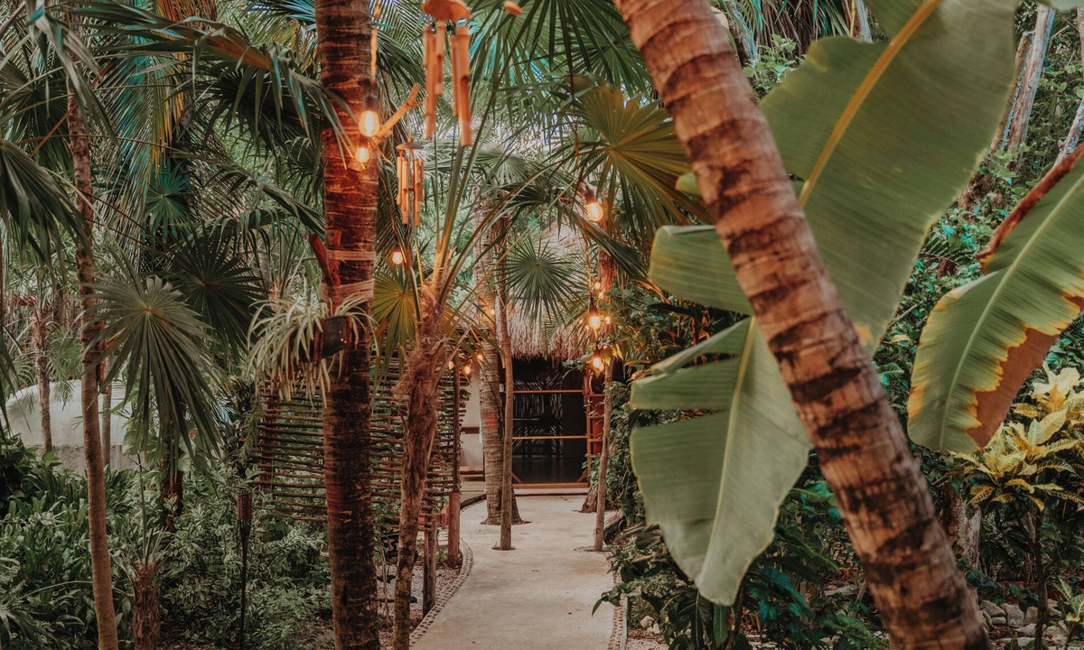 Villa Juarez Resort | Petit Lafitte Beachfront Hotel & Bungalows