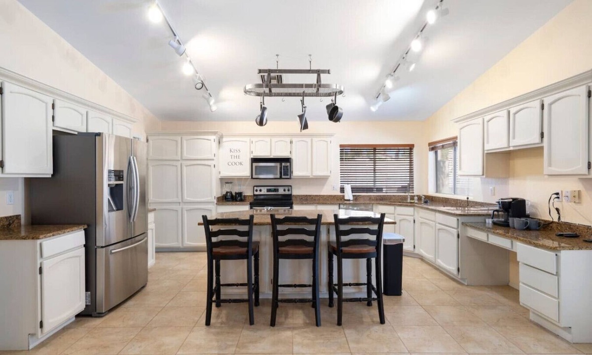 Paradise Valley Village House | Phoenix|Getaway|5BR|Pool|KingBeds|StringLights