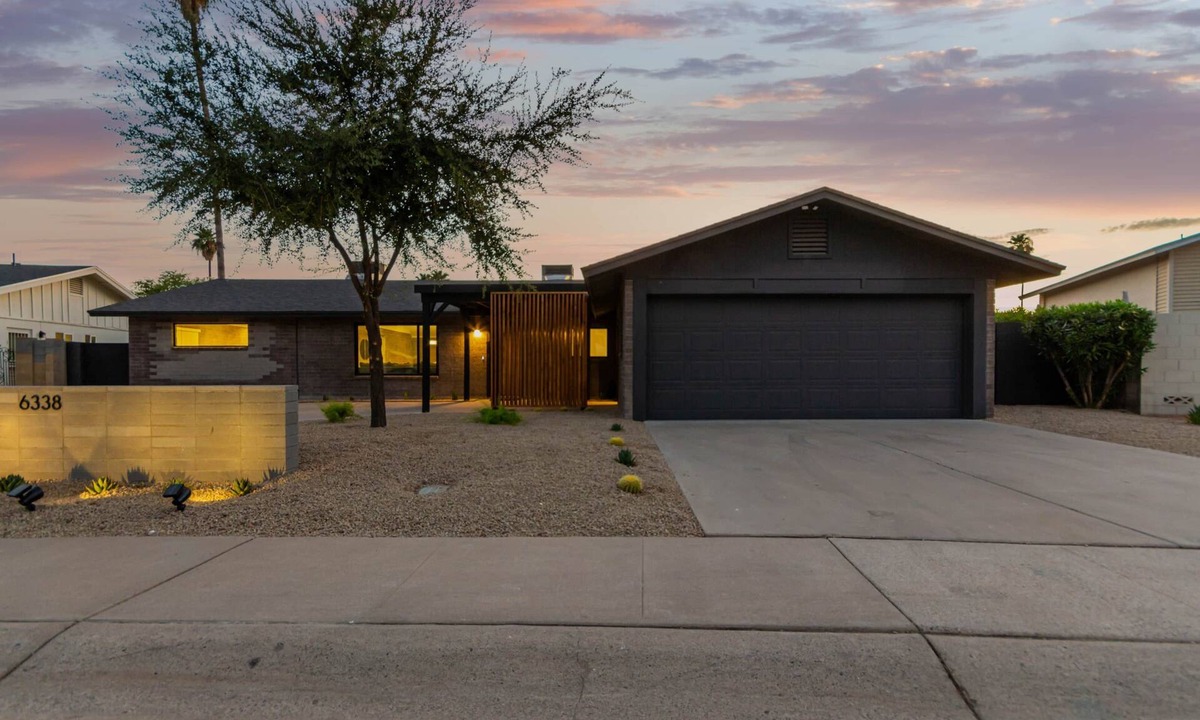 Park Scottsdale Nine House | Pickleball Palace- pickleball court, spa pool
