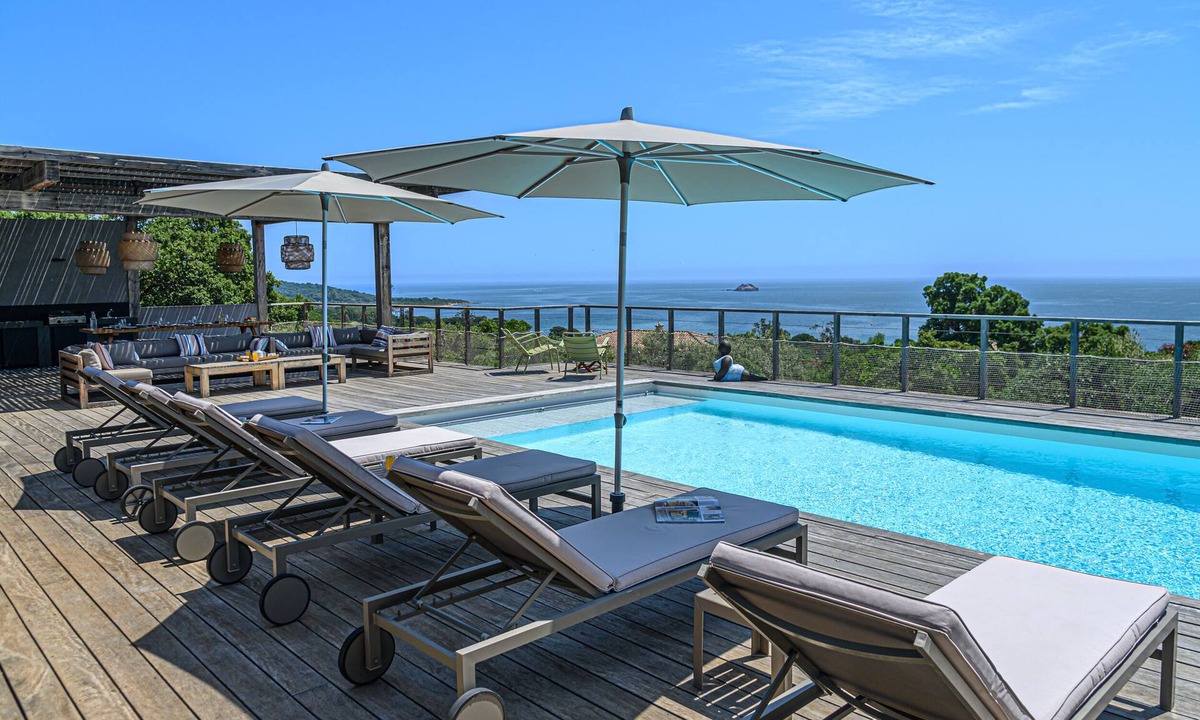 Pinarellu House | Pinarello, beautiful sea view, beach access and heated pool, near Porto Vecchio