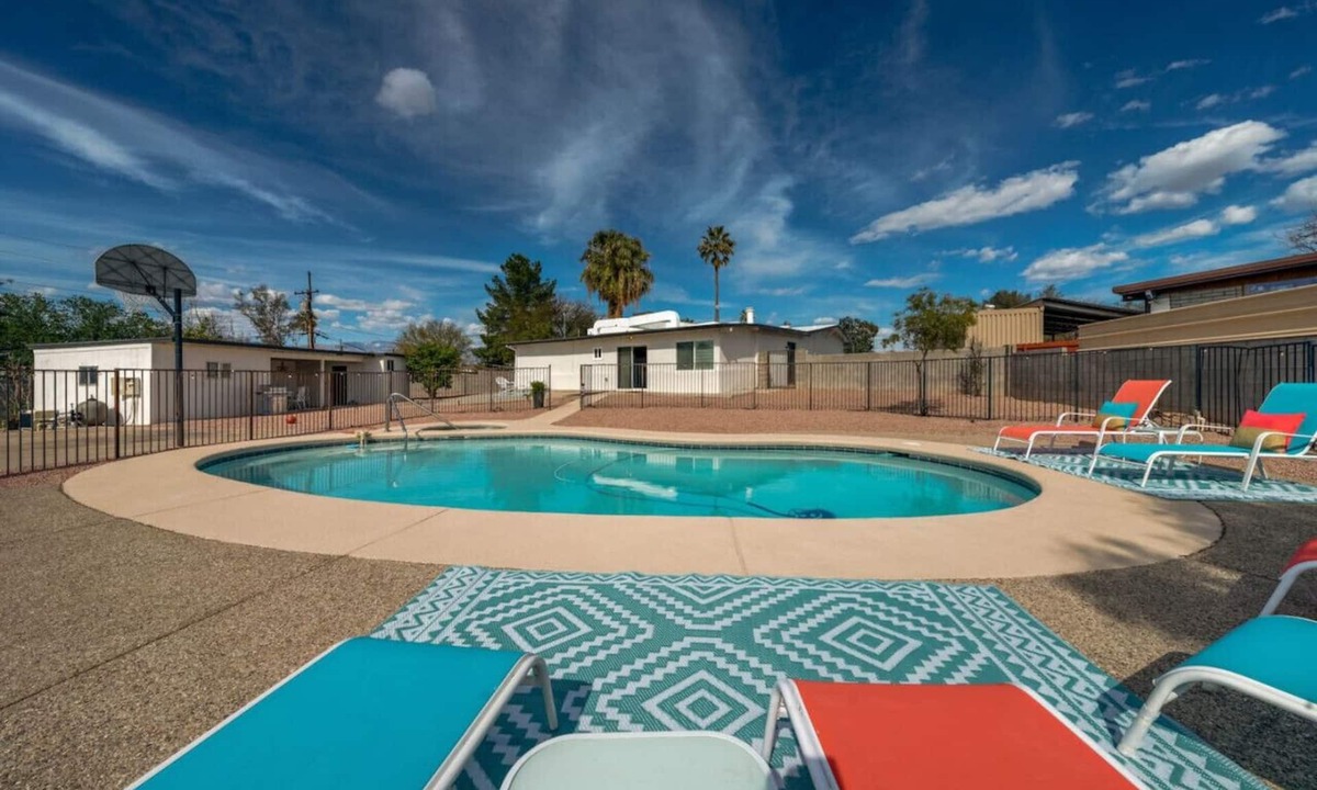 Tucson House | Pool/Fenced/Hot Tub/Huge Yard/3 BR 3 BA