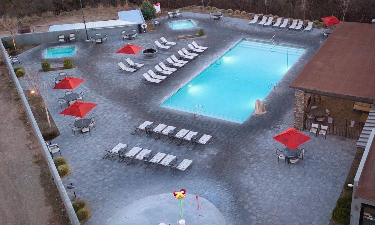 Camp Verde Hotel | Premium Cabin Sleeps 8 (2 Bedroom w/loft and sofa sleeper) at Riverfront Resort