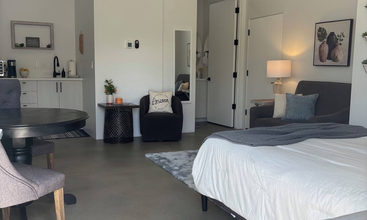 New River Apartment | Private Casita in the desert w amazing views, sunsets, and wildlife.