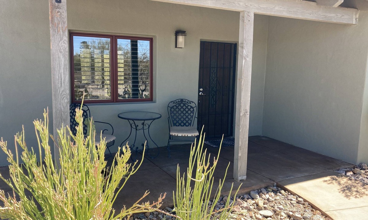 Oro Valley House | Private guest house surrounded by open space and desert vegetation