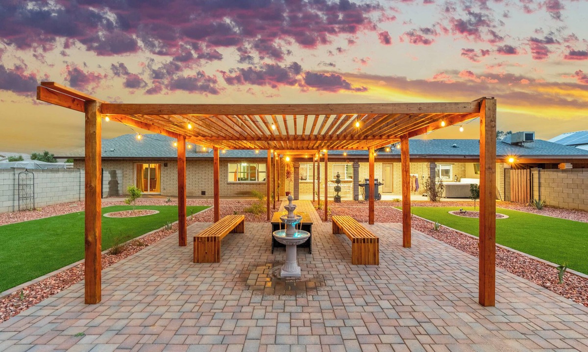 Paradise Valley Village House | Private Hot Tub & Huge Yard: Phoenix Family Home