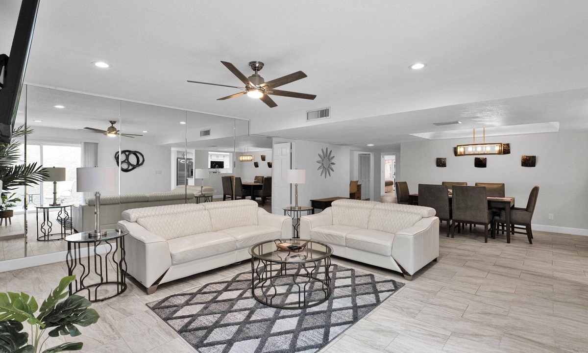 South Scottsdale House | Private Patio, Close to Pool, Family Friendly Pet Friendly