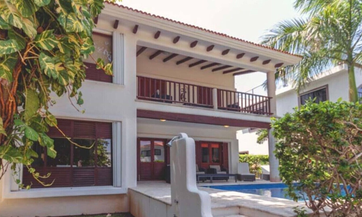 Downtown Villa | Private Villa is Gated Community 2 Minutes Walk to the beach