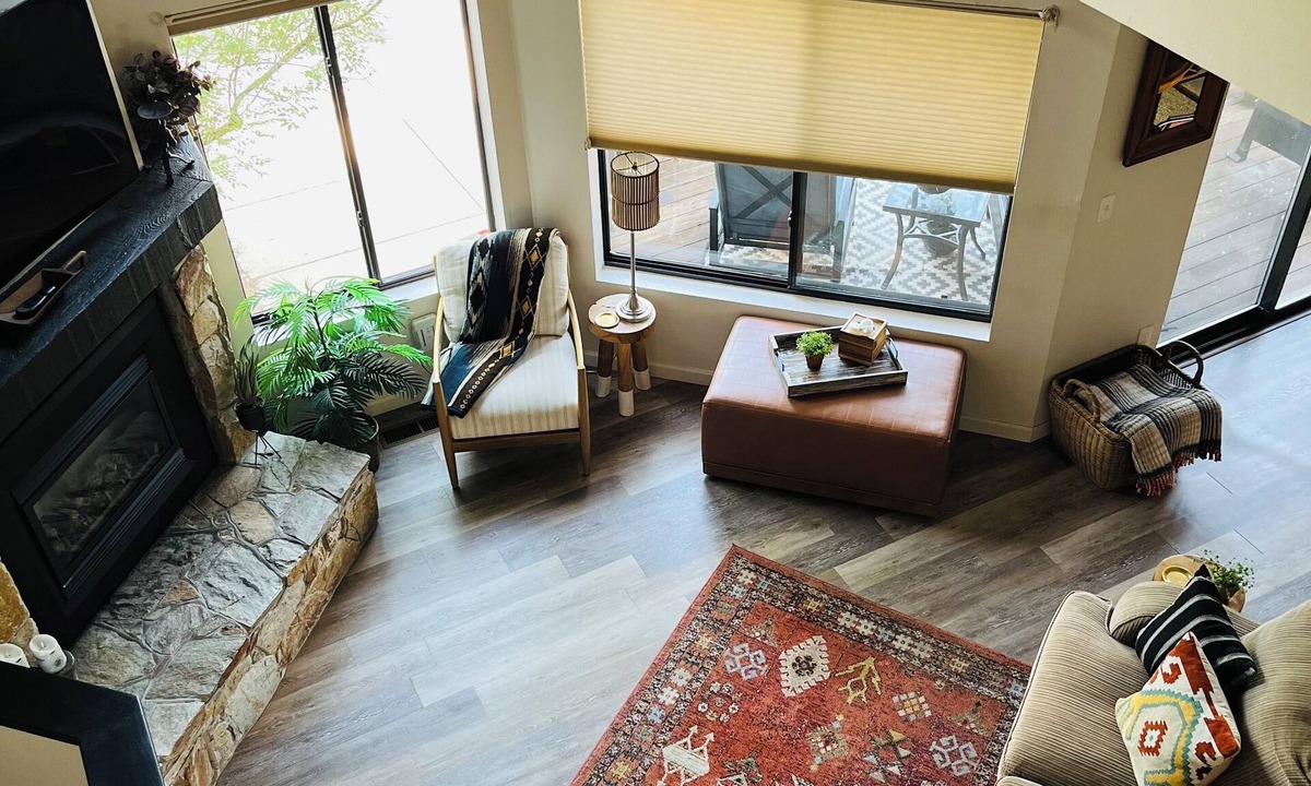 Flagstaff House | Quaint and Quiet Townhouse in Continental Country Club