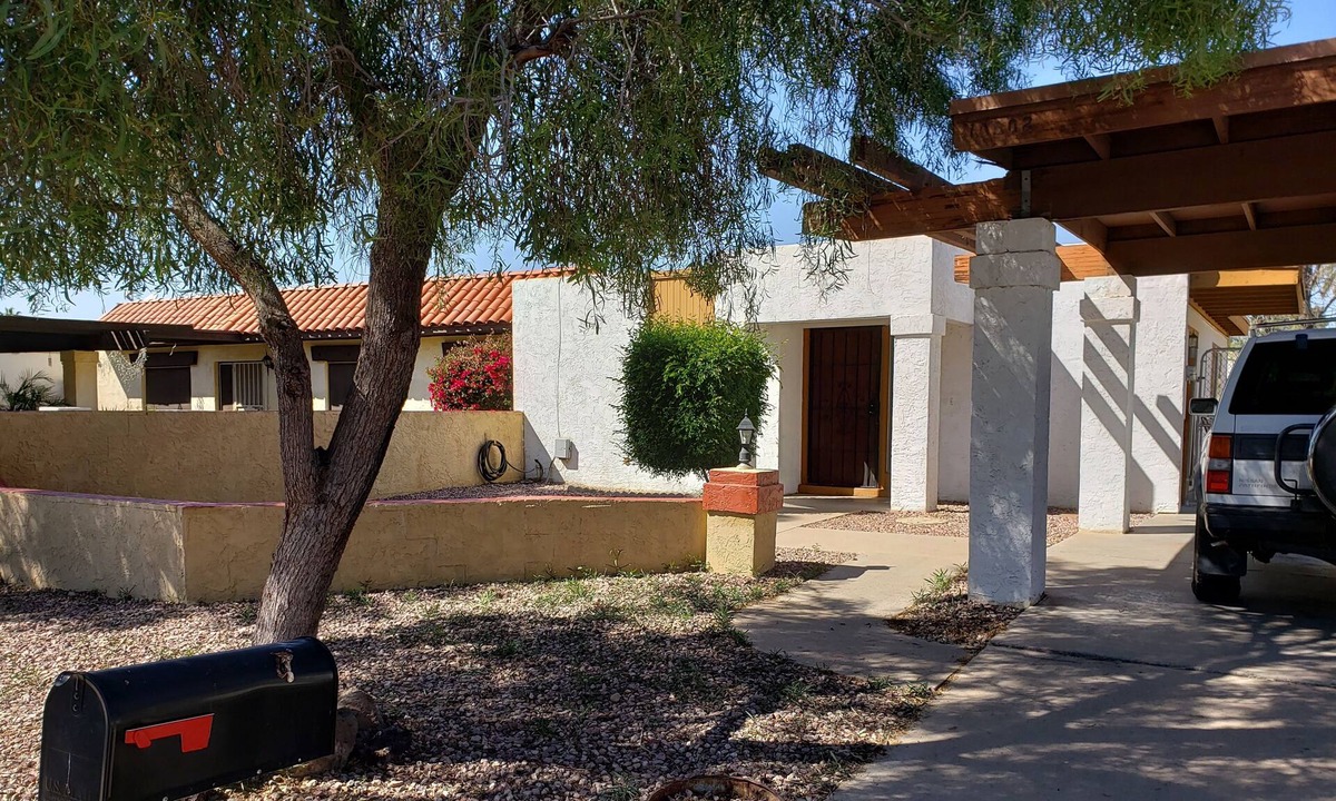 Villa De Paz House | QUIET AND COZY & SLEEPS 13
