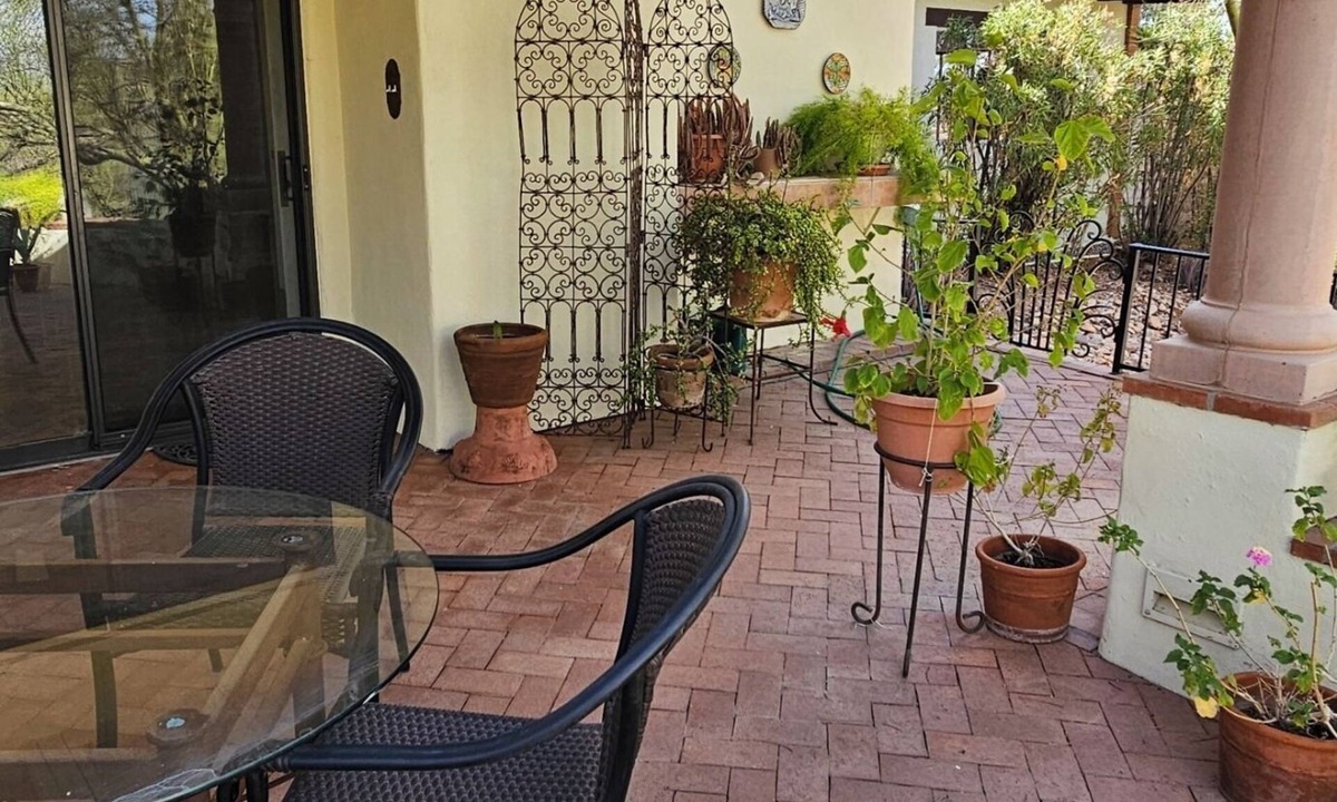 Flowing Well Neighborhood House | Quintessential Tucson - 2BR/2BA Entire House - Lower Foothills