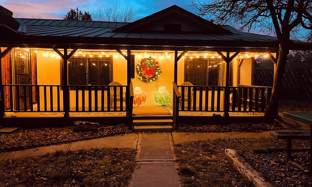 Pinetop-Lakeside Cottage | Rainbow Lake Family Cottage, Huge Bunk Room, Direct Pier Access