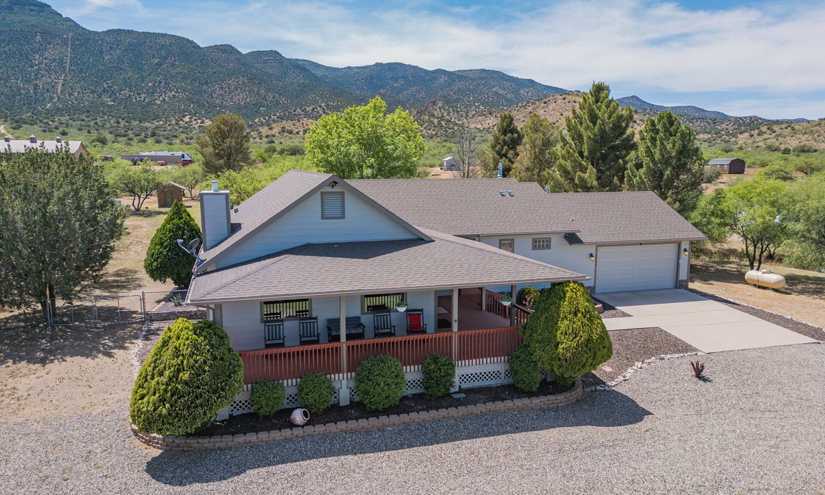 Camp Verde House | Ranch Escape | Near Verde River, 2 King Suites, Sleeps 9