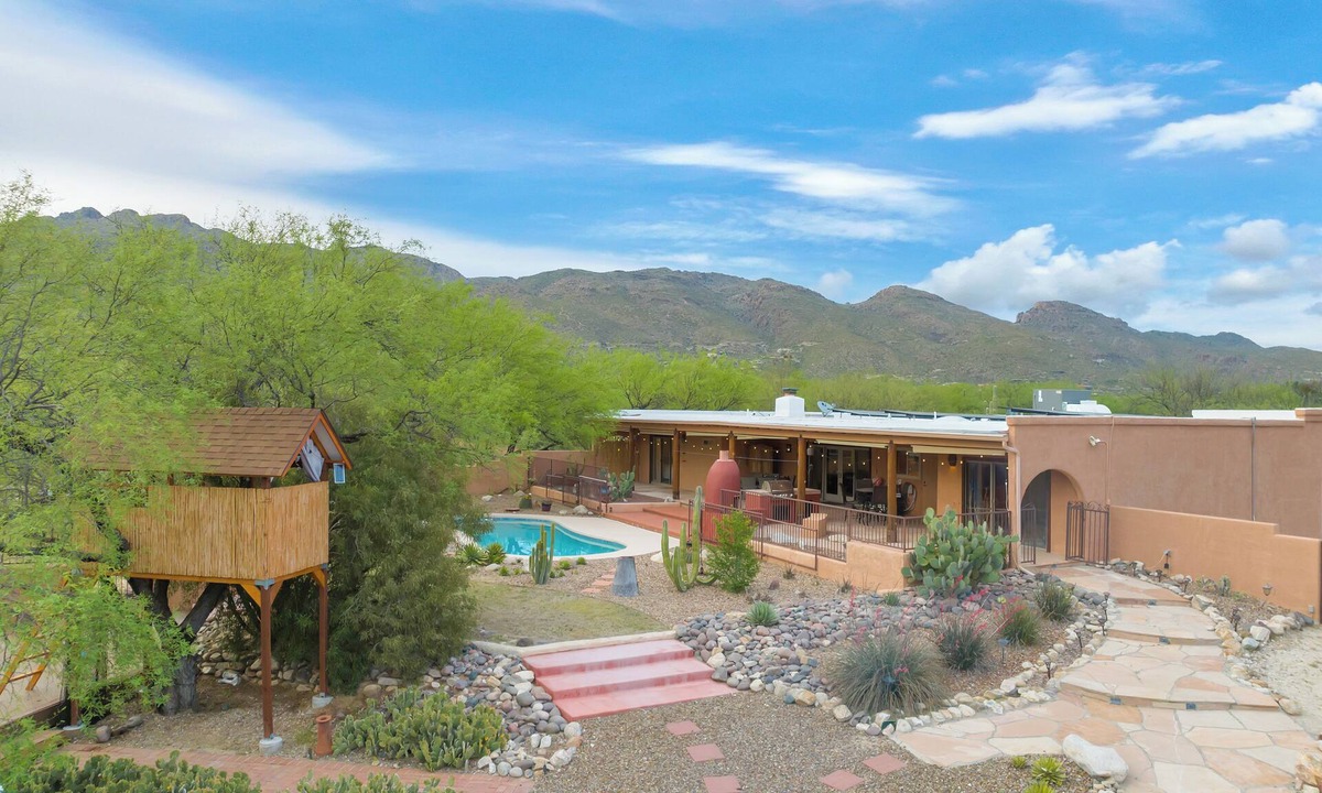Catalina Madre House | Rare Luxury Spring Fed Riparian 2.5 acre Retreat