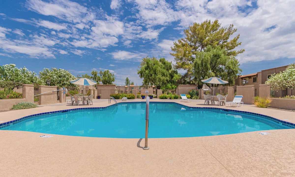 Park Scottsdale Townhouse House | Refreshing 4 Bedroom Townhome in Scottsdale!