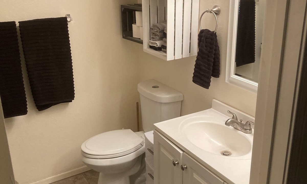 Bullhead City Condo | Relax looking across the mighty Colorado River from your own marina!