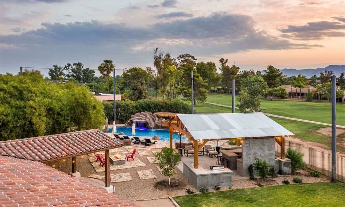 Sundown Ranch Estates House | Relax & Play -Ultimate Retreat- Pickleball & more!
