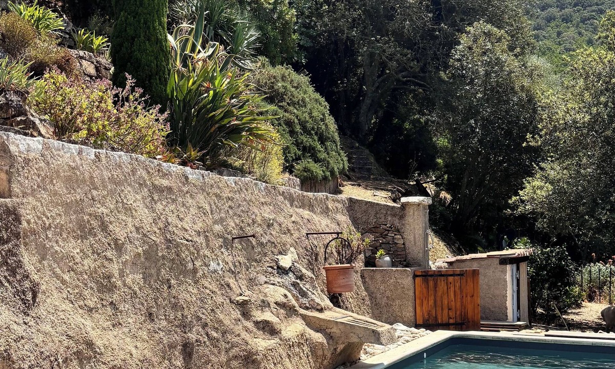 Sainte-Lucie-de-Tallano Apartment | Rent T2 Corsica near Propriano
