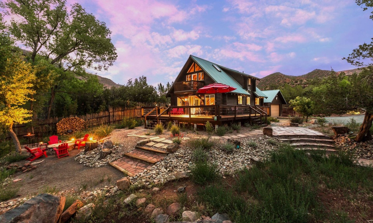 Jemez Springs Cabin | River Oasis & Hot Springs Nearby