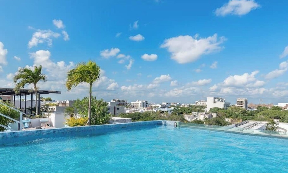 Downtown Condo | Rooftop Pool Condo Steps from 5th Avenue