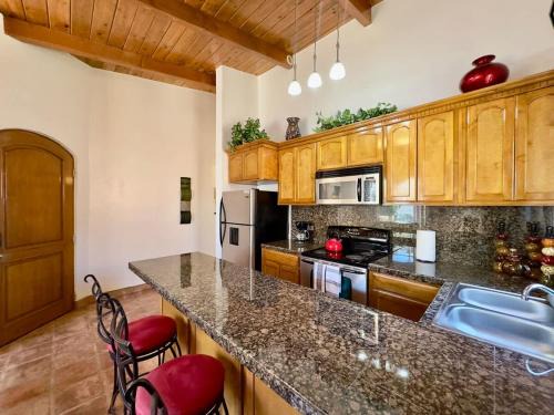 Playas de Rosarito Apartment | Rosarito Puerto Nuevo Surf 1BR casita and pool