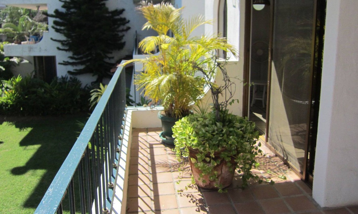 Isla Iguana Condo | Royal Pacific Yacht Club