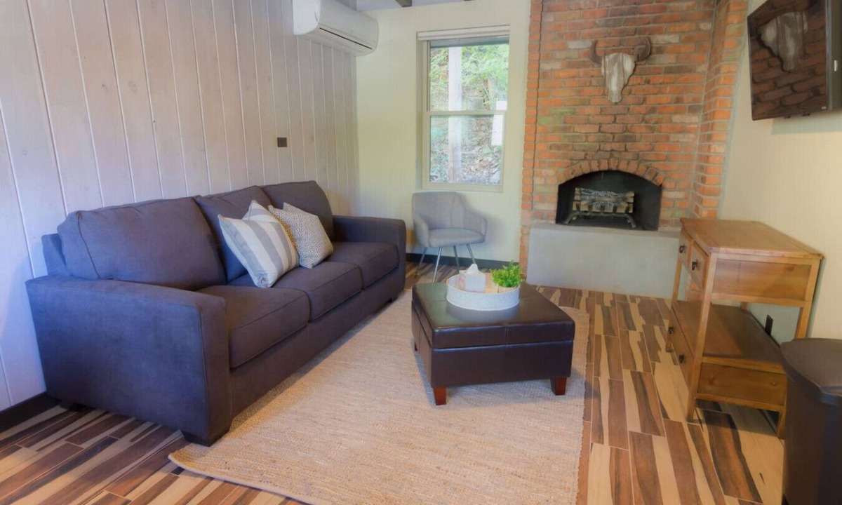 Sedona Cabin | Rustic/Modern Suite 2 in Oak Creek Canyon
