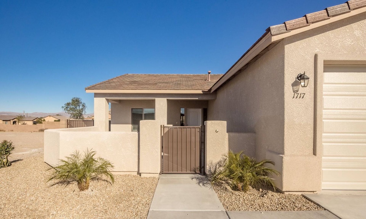 Fort Mohave House | SANCTUARY ON FEATHER BUSH WAY