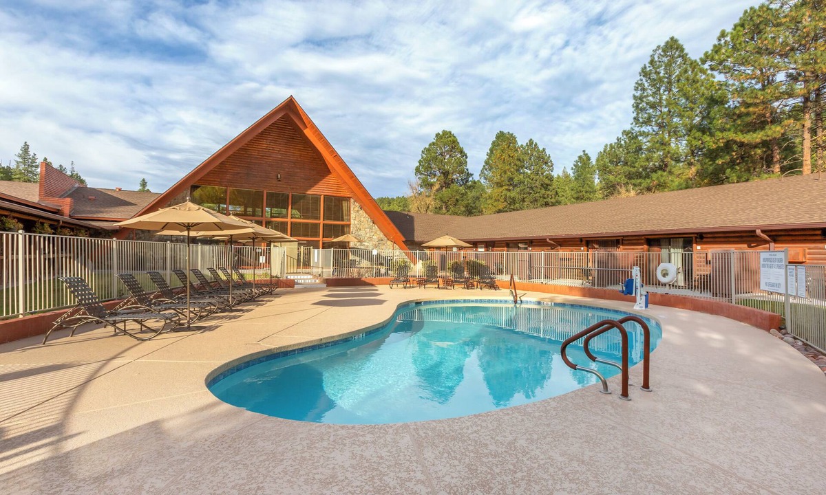 Kohls Ranch Apartment | Scenic Hideaway with Pool, Fitness Center, & Mountain Views