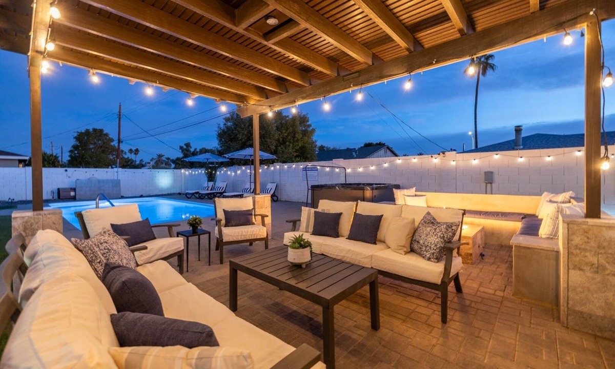 Trail West House | Scottsdale East Osborn 4 Bedroom Home by RedAwning