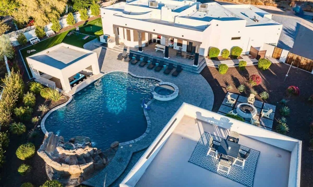 North Scottsdale House | Scottsdale Luxury Villa Pool, Hot Tub, & Games